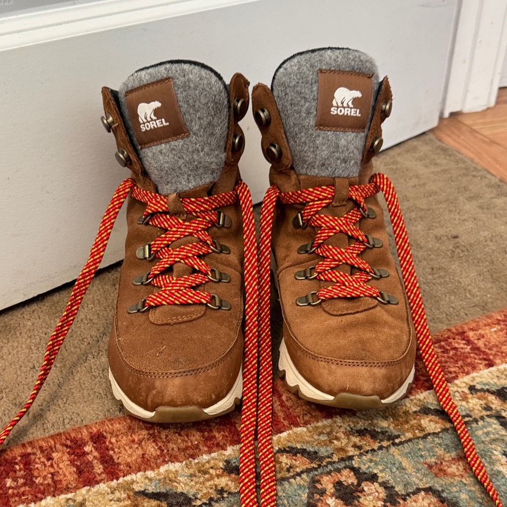 Sorel Tan Boots with Red Laces